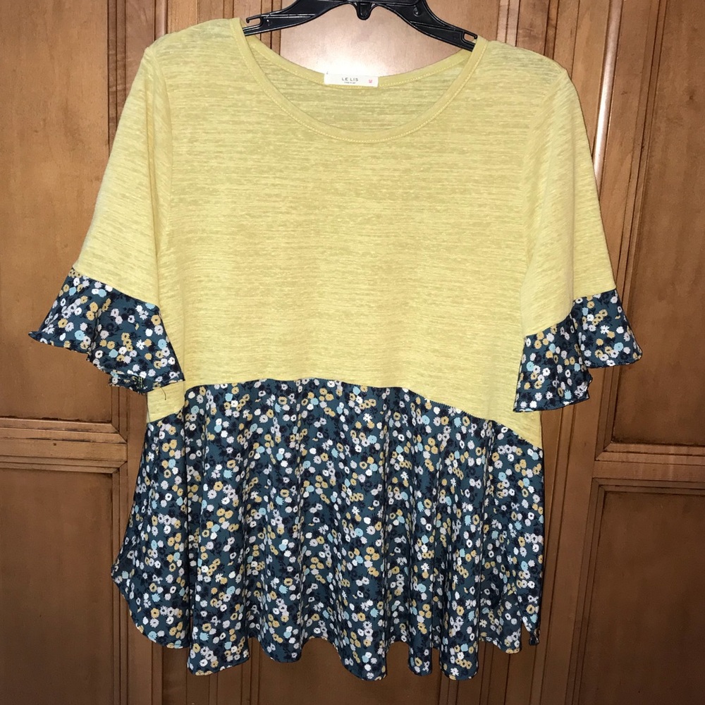 Beautiful Le Lis top